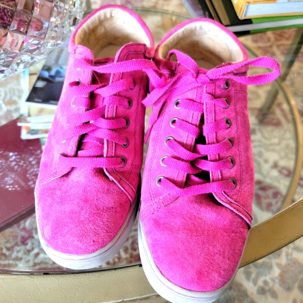 Ugg tennis shoes womens size 8.  Great used condition.  Hot Pink in color.